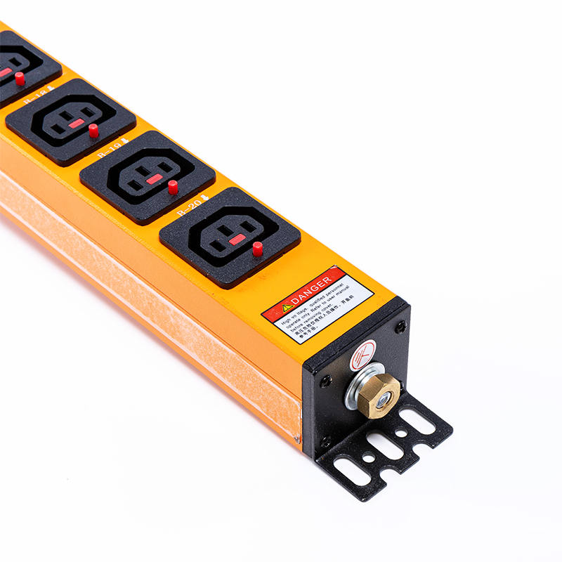 20 de prize IEC C13 IEC C19 prize blocabile 1U indicator de schimb la cald PDU vertical RS485 pentru rack contorizat